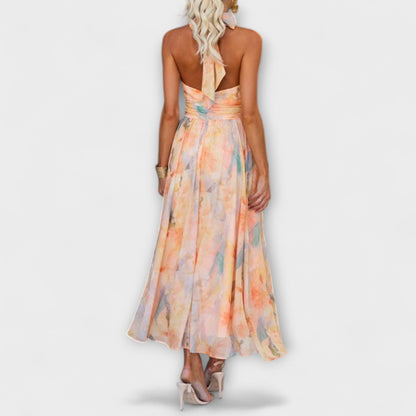 Vestido de cuello halter con estampado en acuarela
